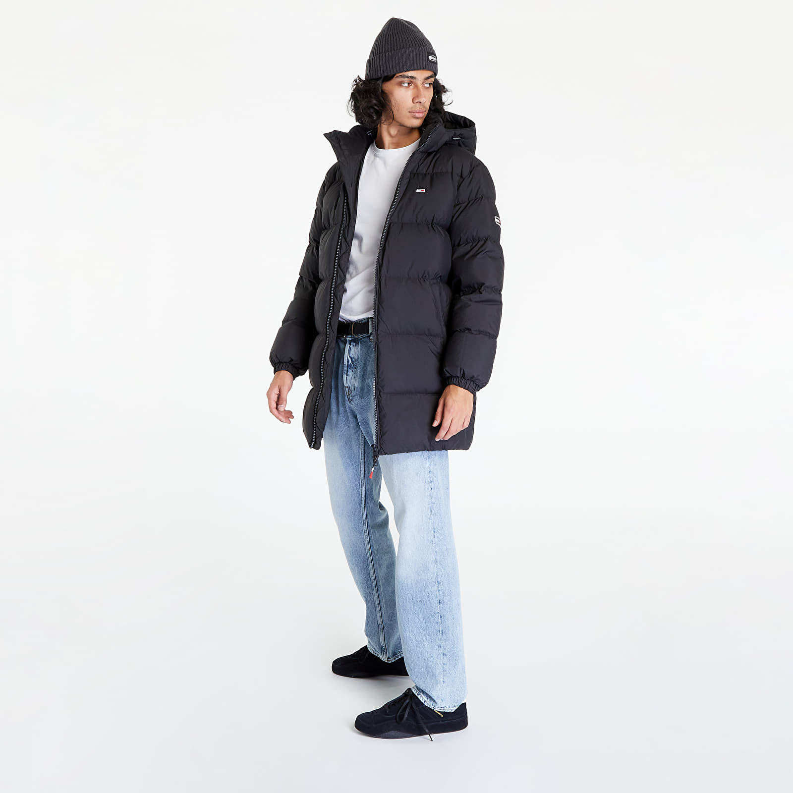 Kabátok Tommy Jeans Tjm Essential Down Puffer Black