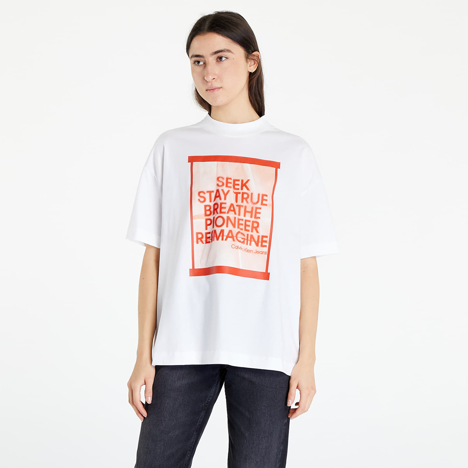 Levně Calvin Klein Jeans Slogan Boyfriend T-Shirt White
