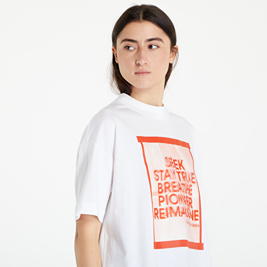 T-Shirts Calvin Klein Jeans Slogan Boyfriend T-Shirt White | Footshop