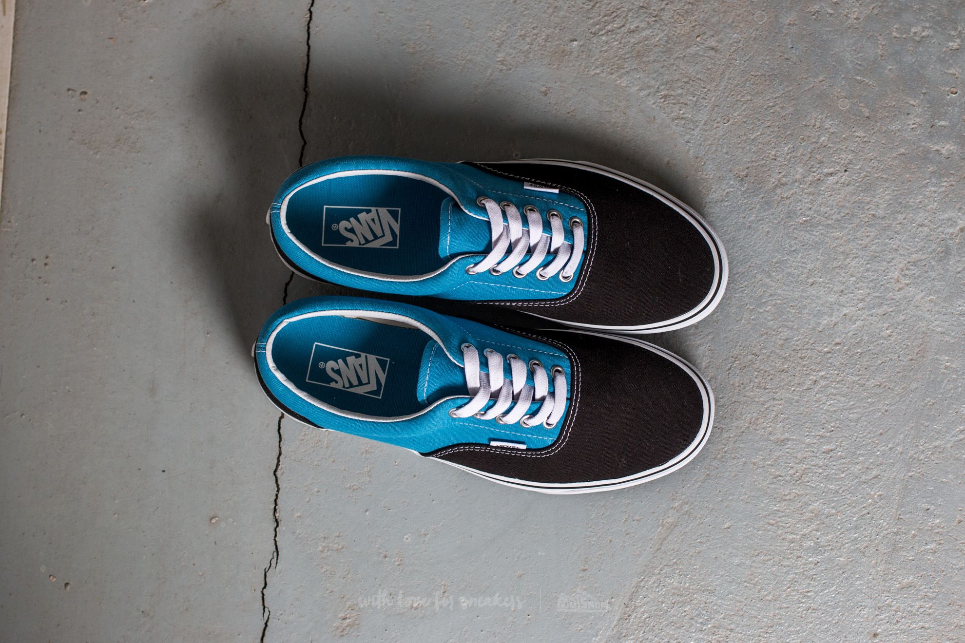 Vans era black blue deals