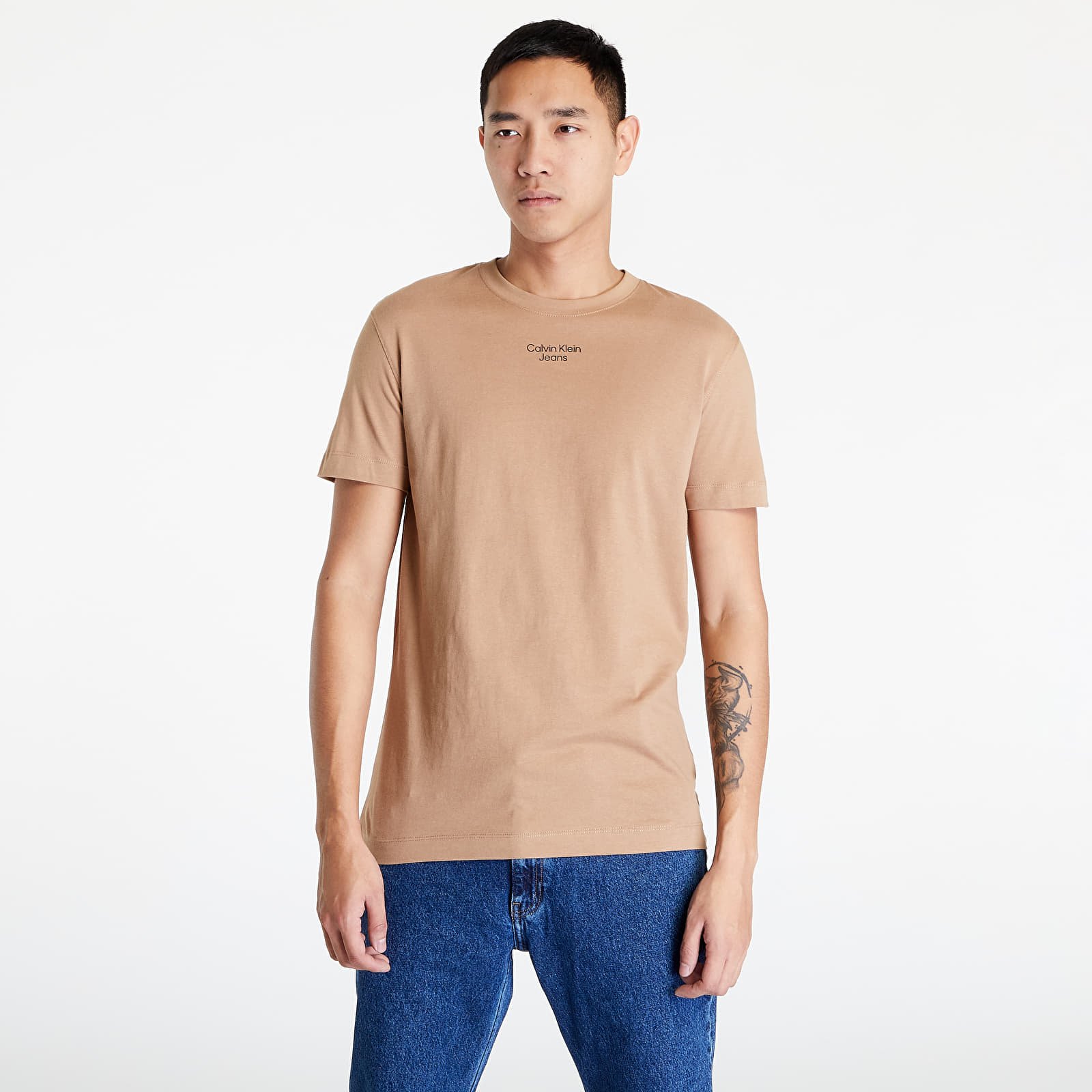 T-shirts Calvin Klein Jeans Stacked Logo Tee Timeless Camel | Footshop