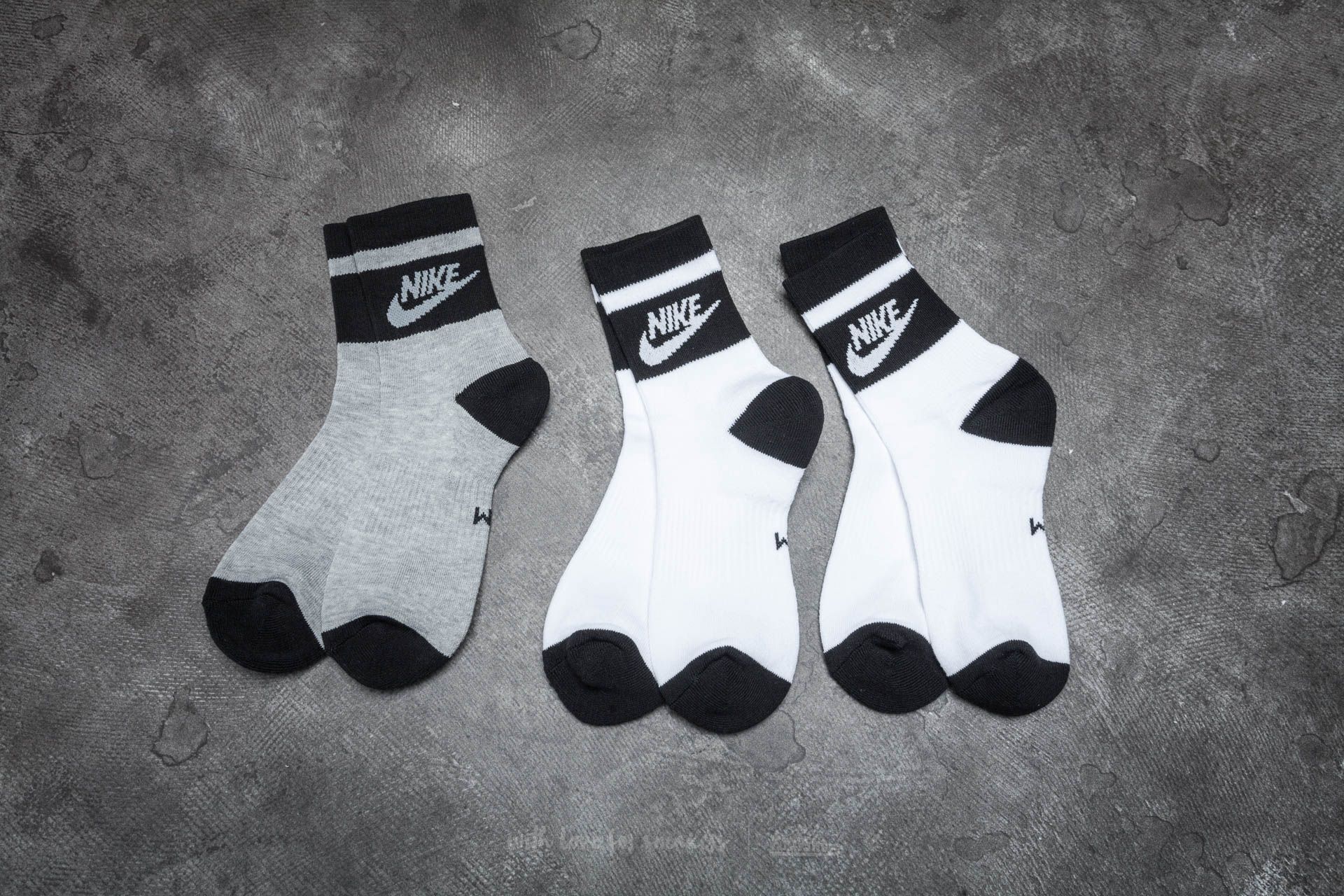 nike crew socks low