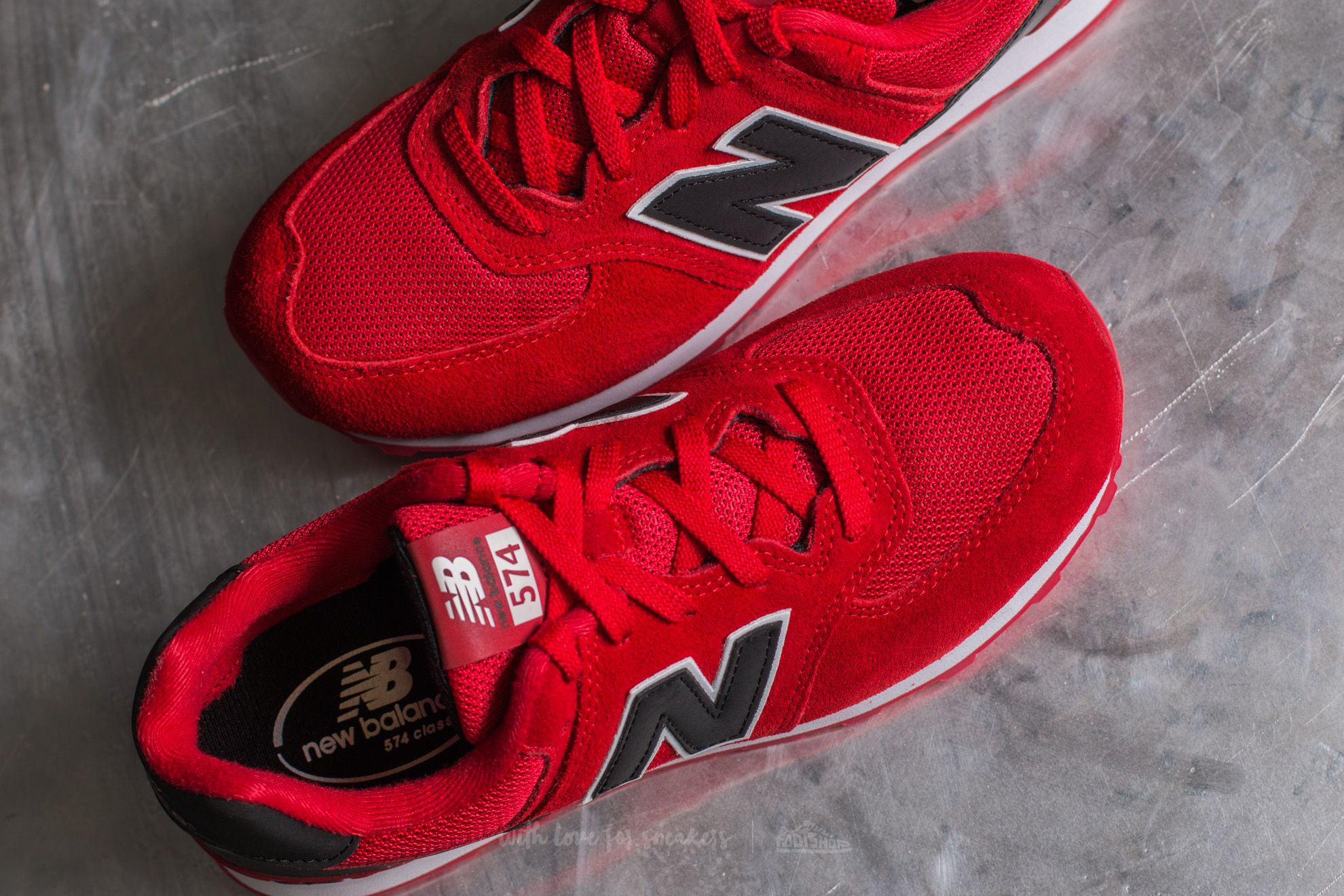 Chaussures et baskets enfants New Balance 574 Red Black Footshop