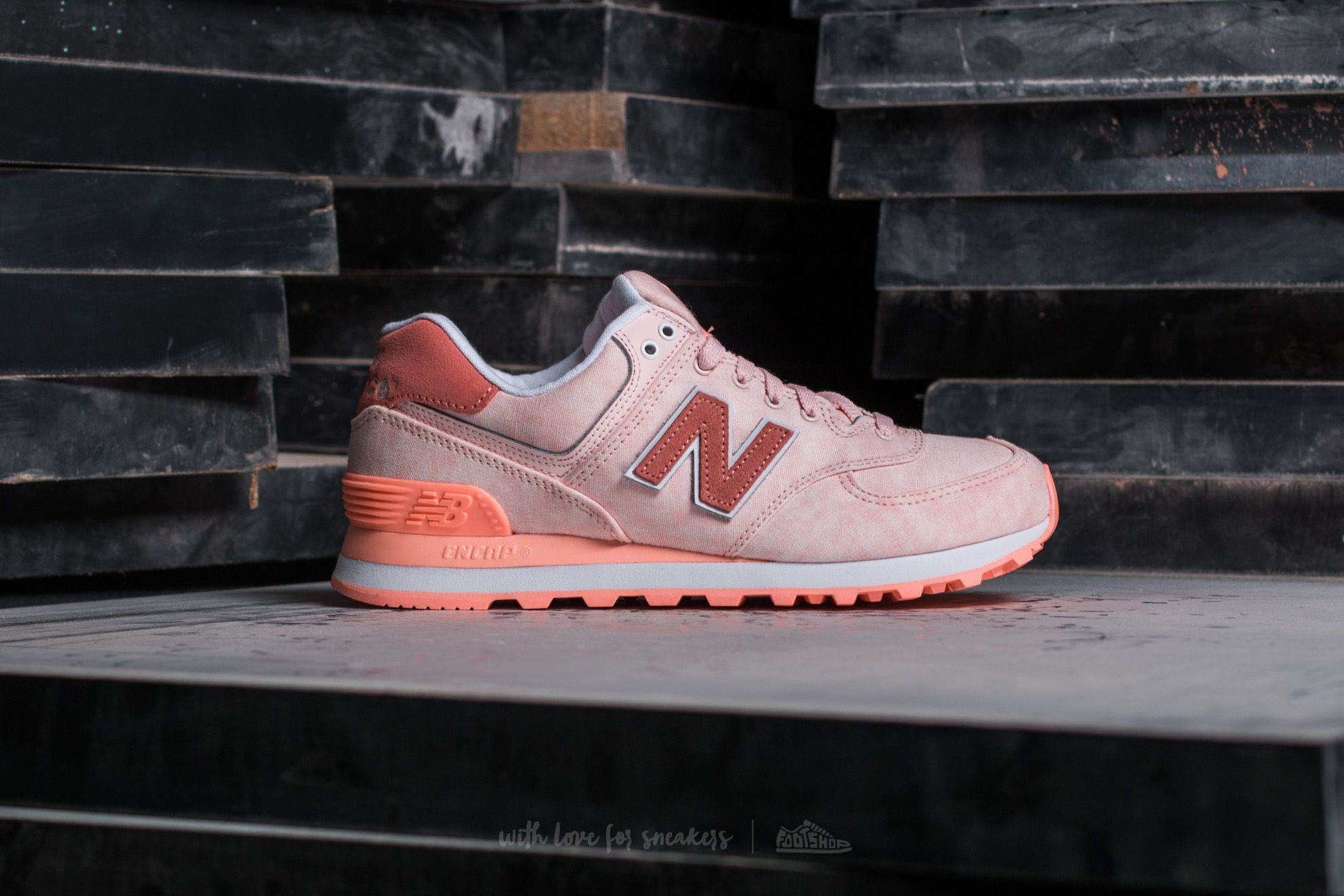 Moteriška avalynė New Balance 574 Peach Pink