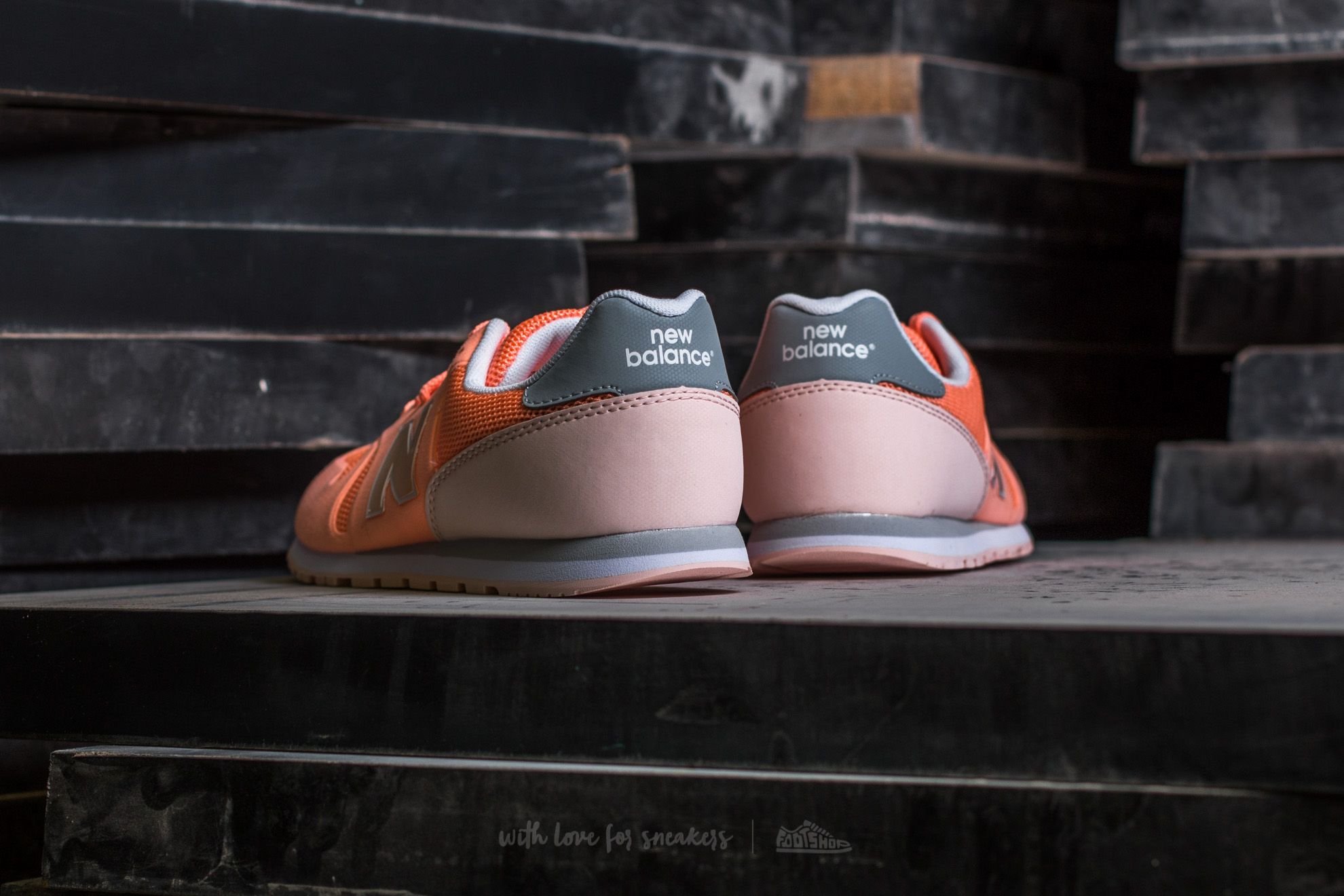 Shoes New Balance 373 Salmon