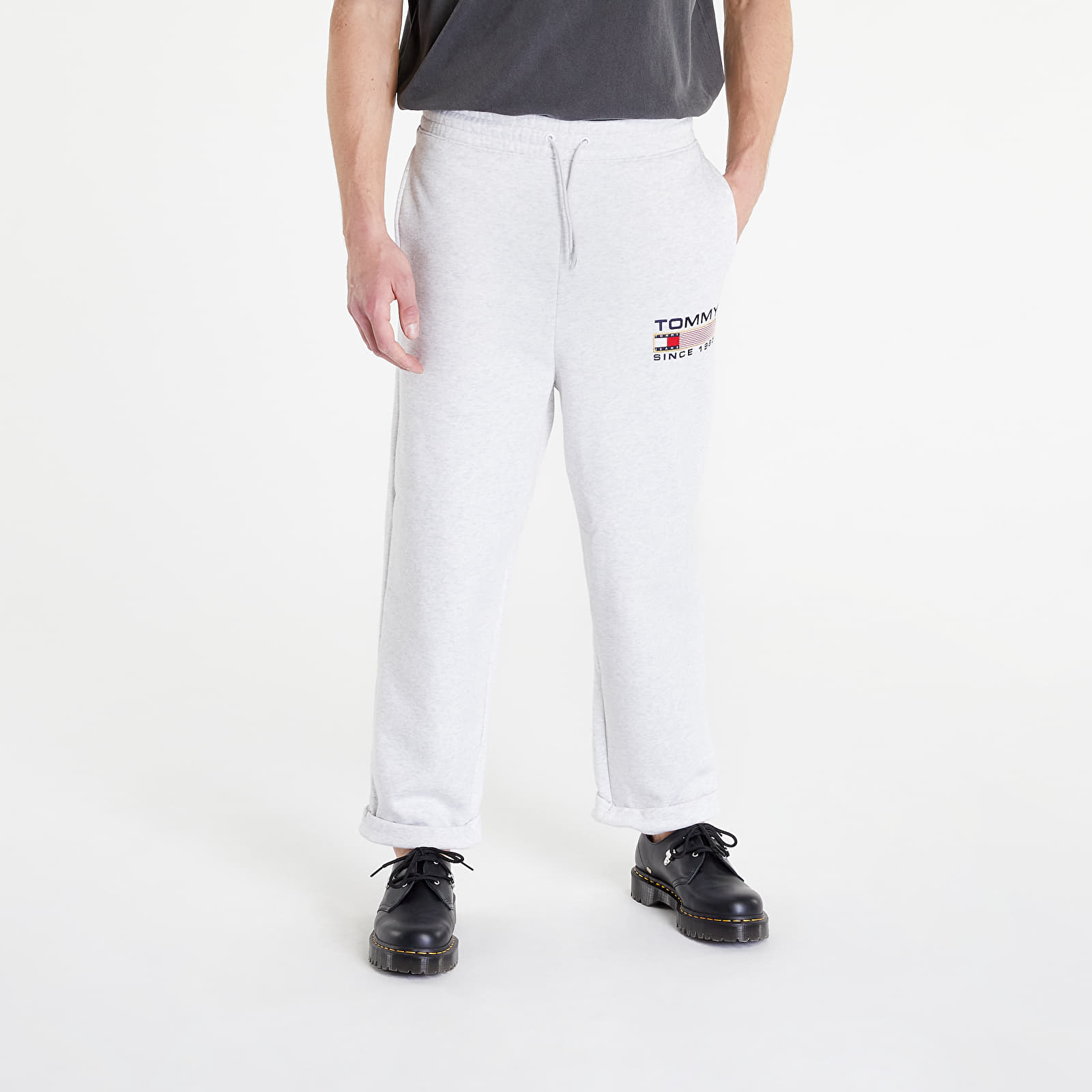 Jeans e pantaloni Tommy Jeans Tjw Modern Ath Sweat Grey