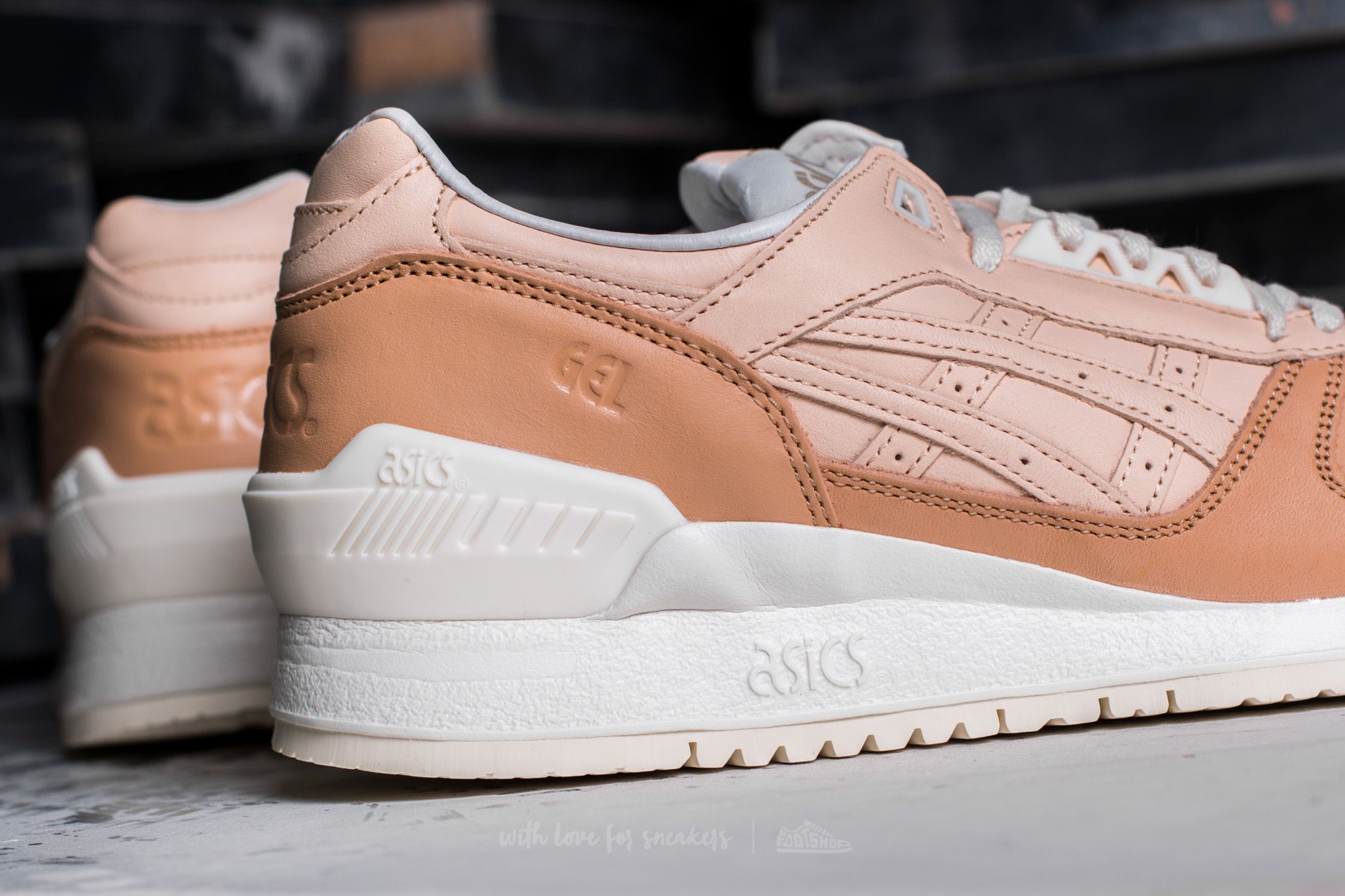 Asics gel top respector veg tan