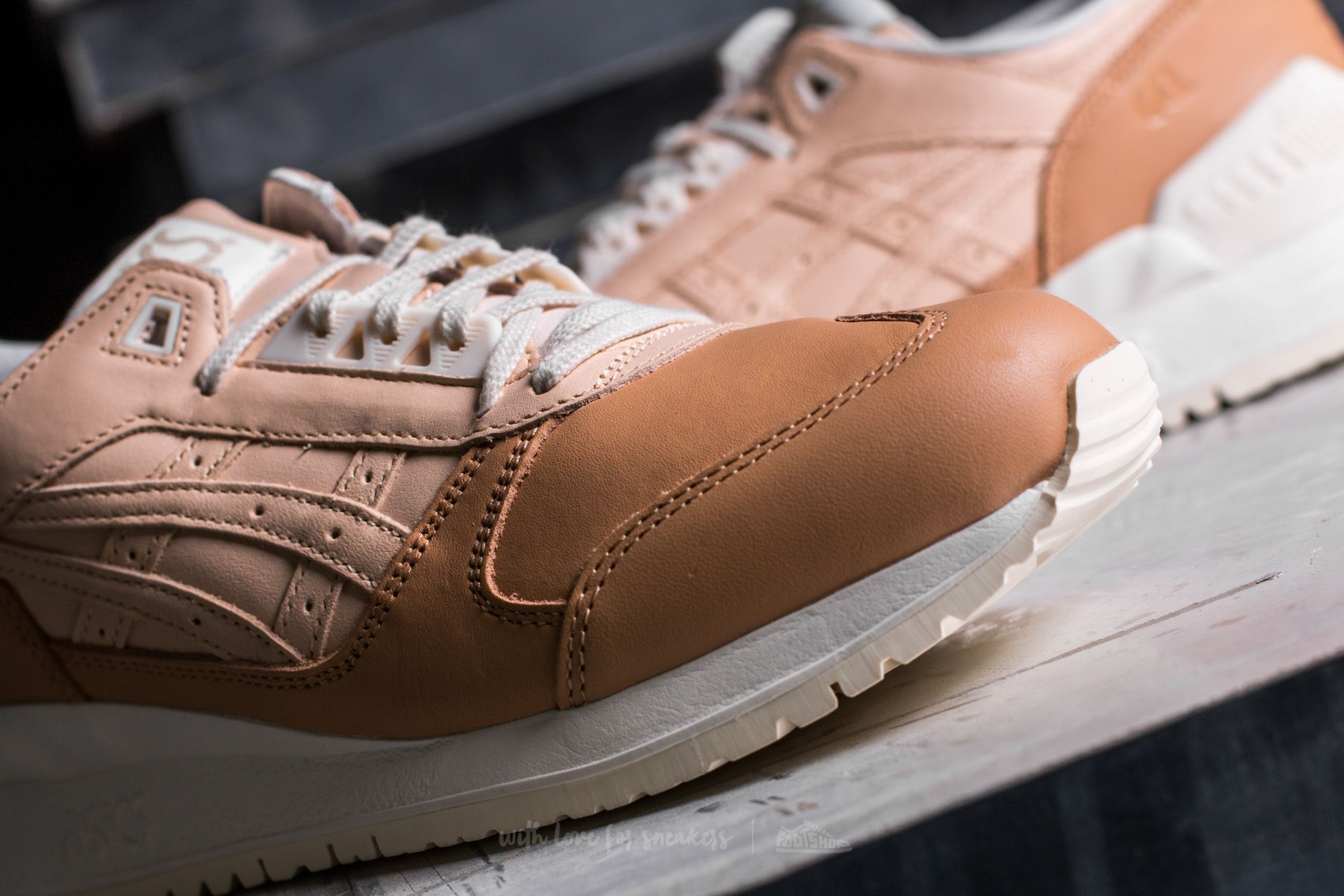 Men s shoes Asics Gel Respector Tan Tan Footshop