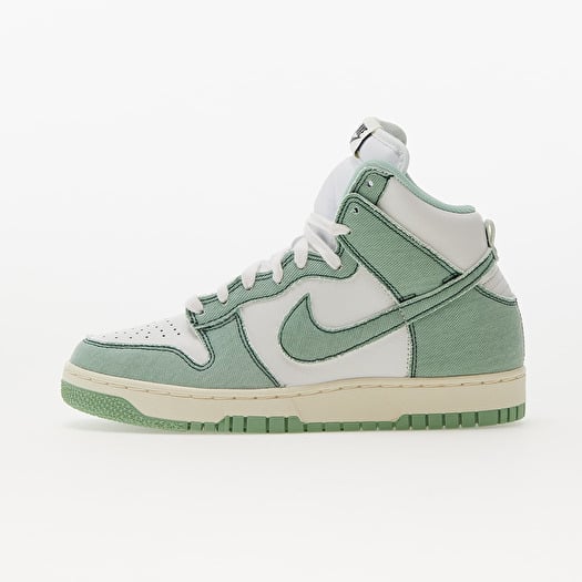 Nike women green clearance