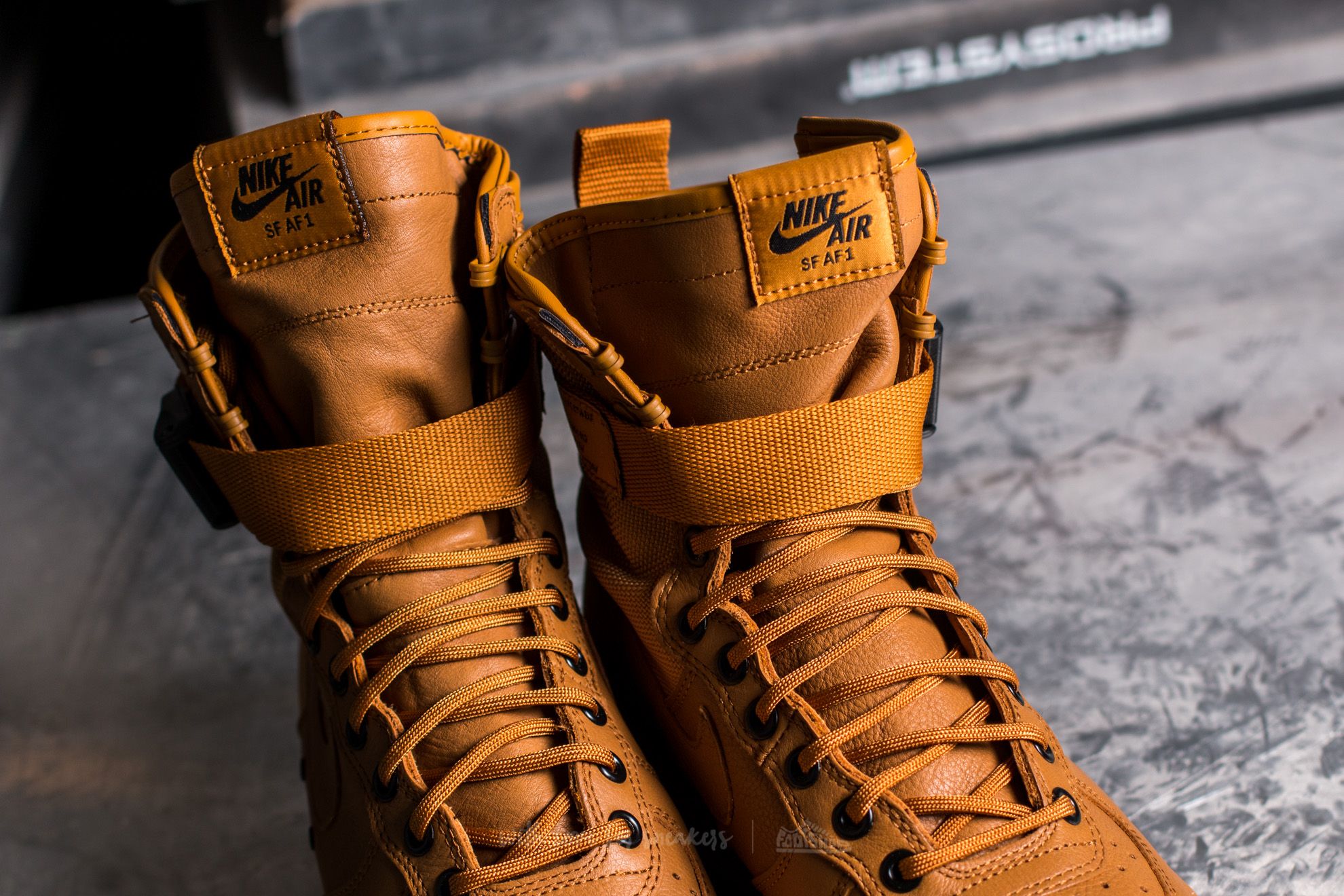 Women's shoes Nike W Special Field Air Force 1 Desert Ochre/ Desert Ochre