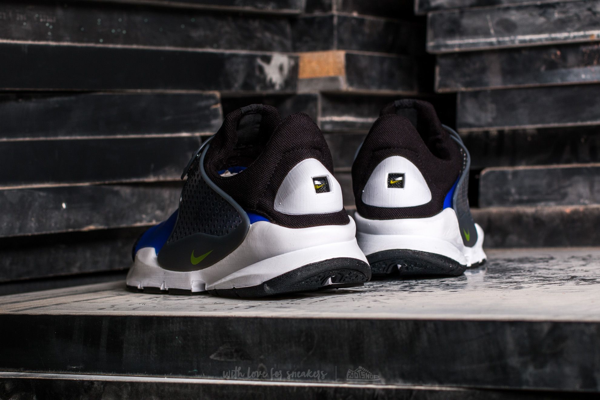 Nike sock dart fit online