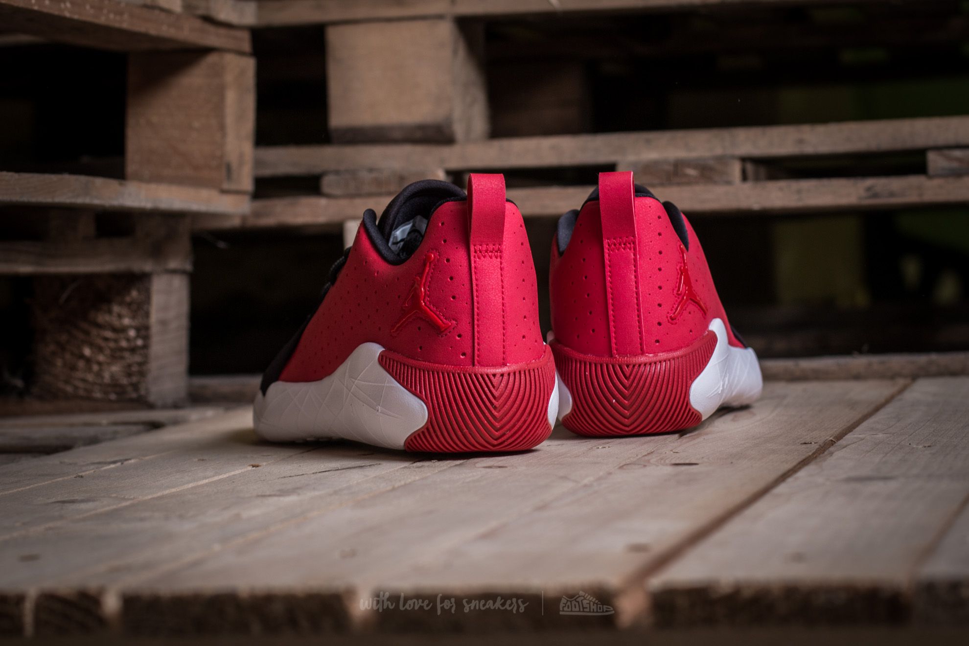 Jordan 23 breakout red online