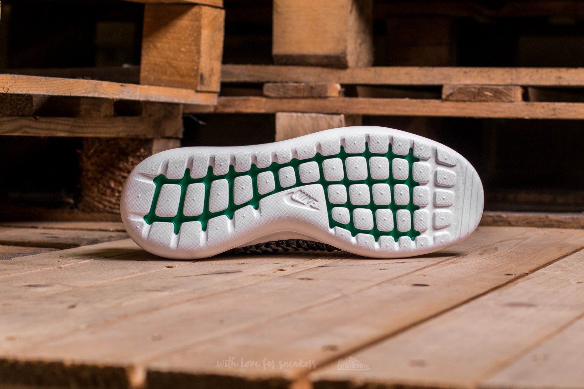 Miesten kengät Nike Roshe Two Flyknit Black/ White-Wolf Grey