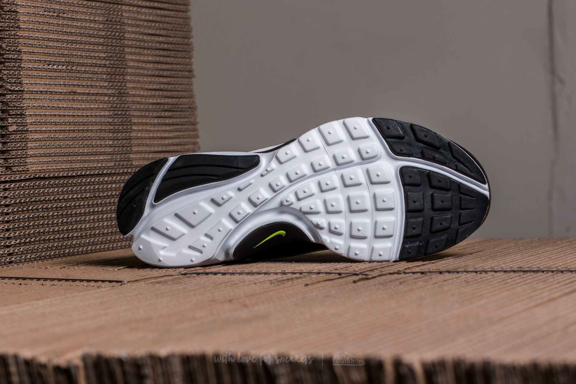 Nike presto extreme volt deals