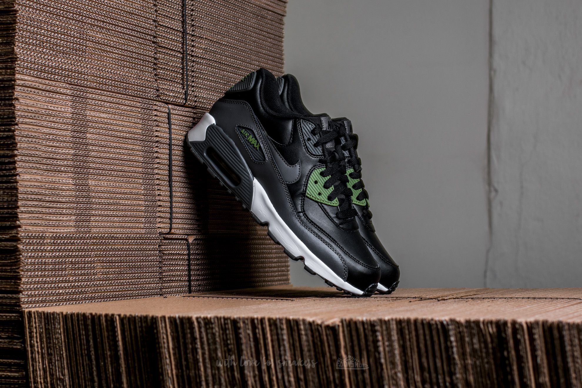 air max 90 black electric green