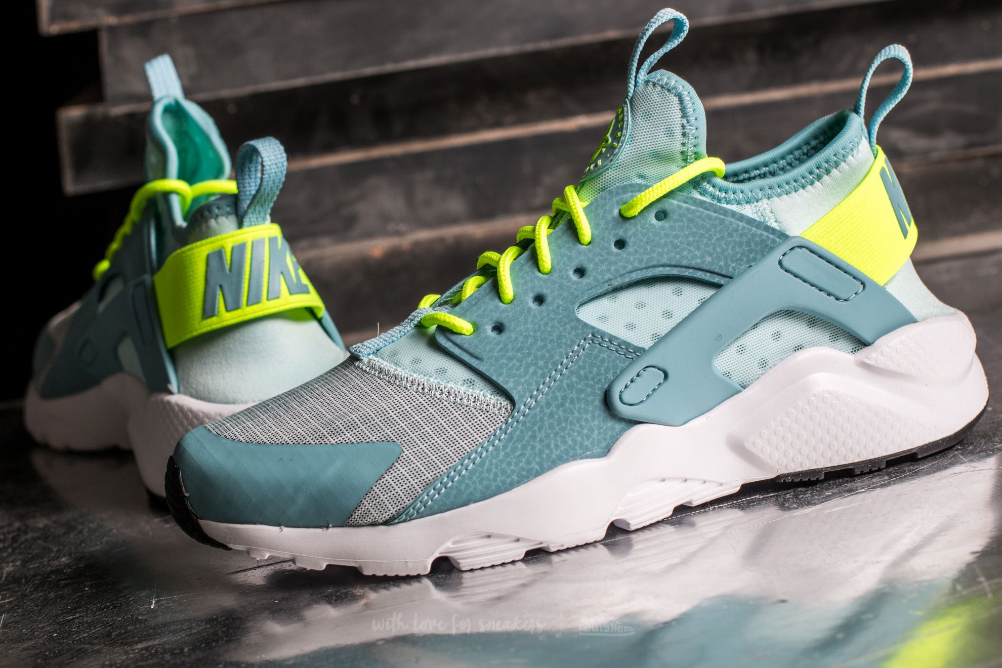 Huarache ultra hotsell bleu jordan
