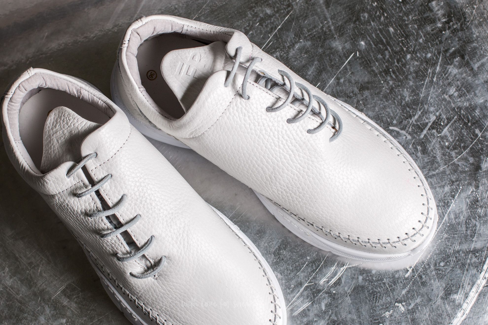 Women's shoes Filling Pieces Apache Runner Low All White