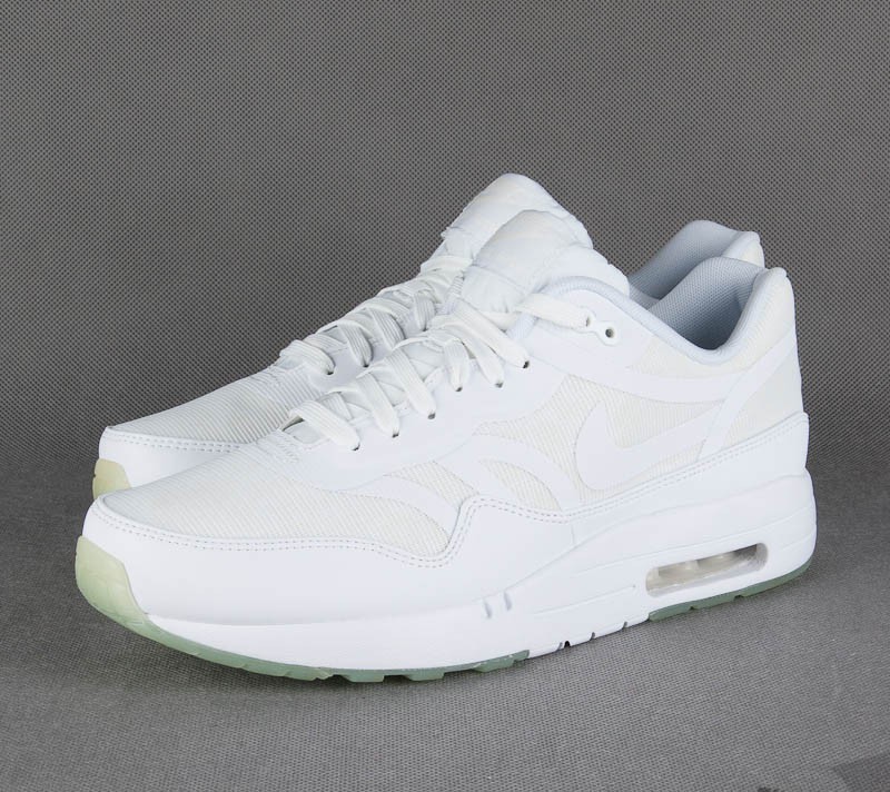 Obuwie Nike WMNS Air Max 1 Comfort Premium Tape QS