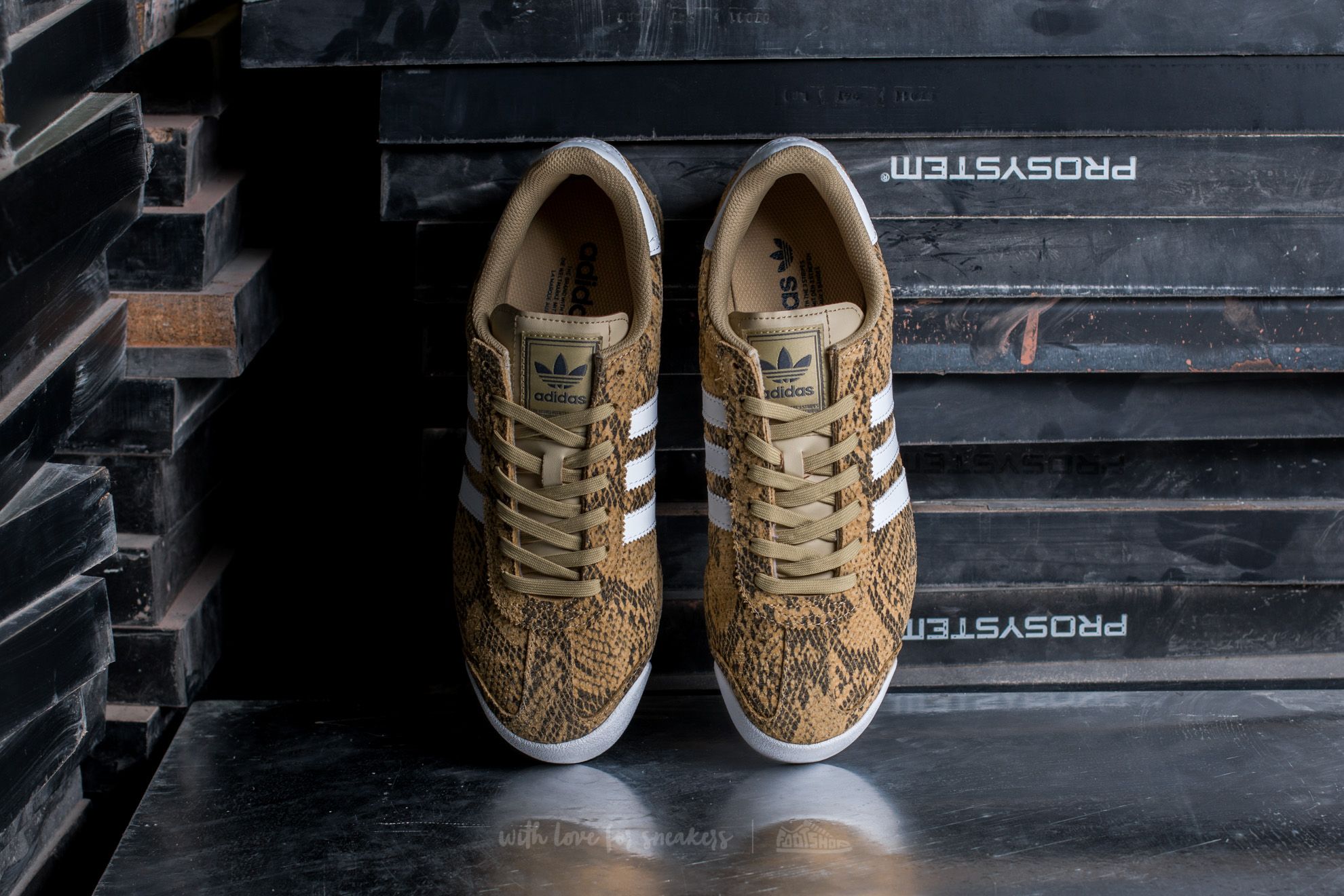 adidas gazelle silver green womens adidas Samoa C Snake Little Kids Style : Bw1299