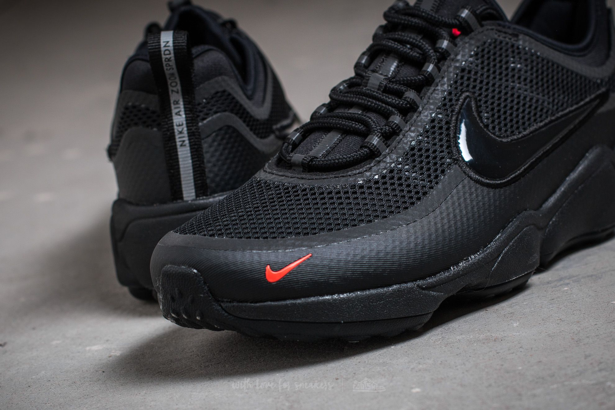 Nike air zoom spiridon black bright crimson best sale