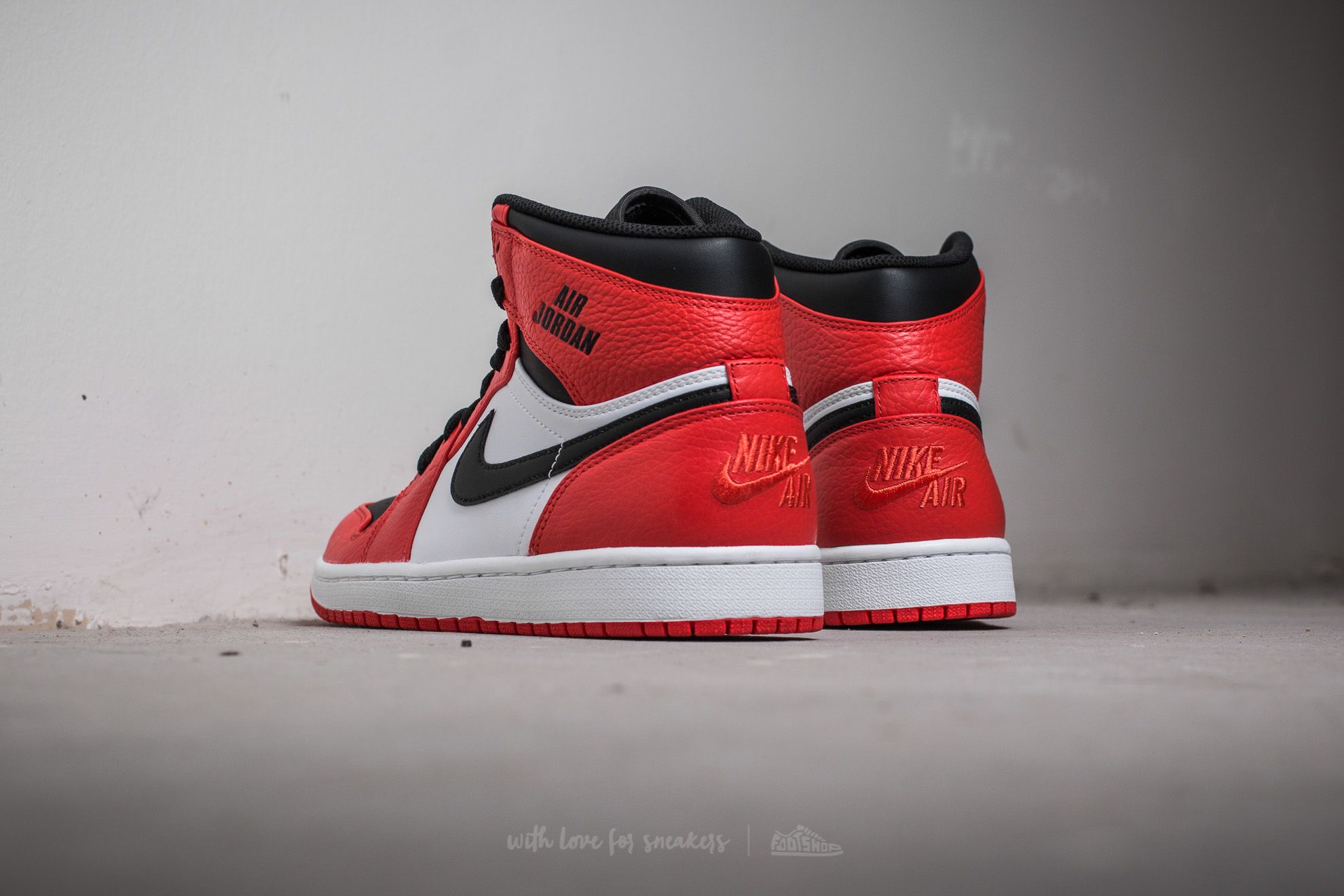 Men s shoes Air Jordan 1 Retro High Max Orange Black Footshop