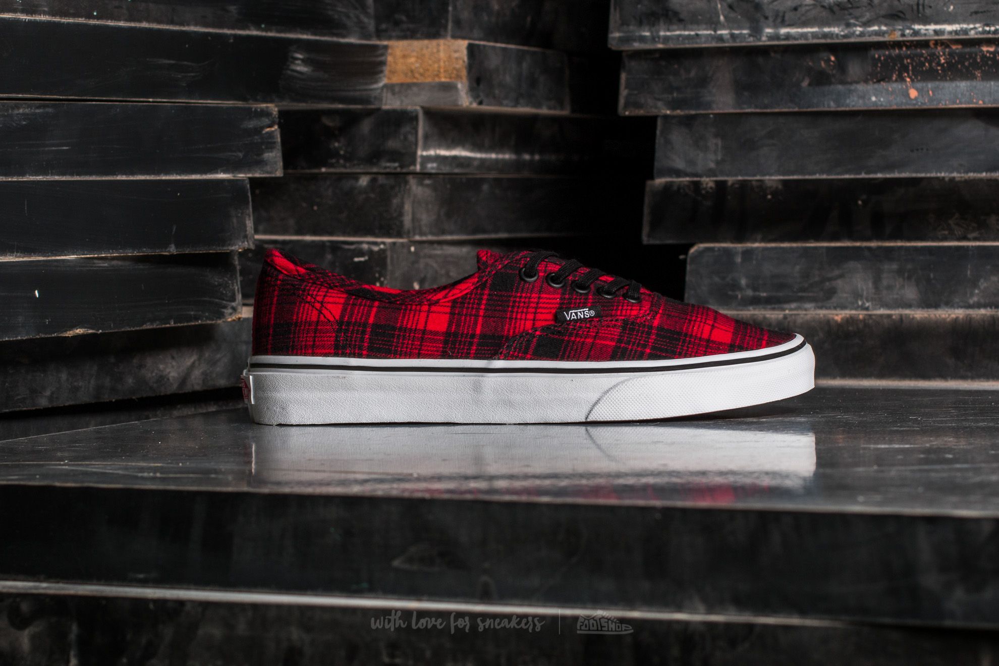 Vans red plaid store
