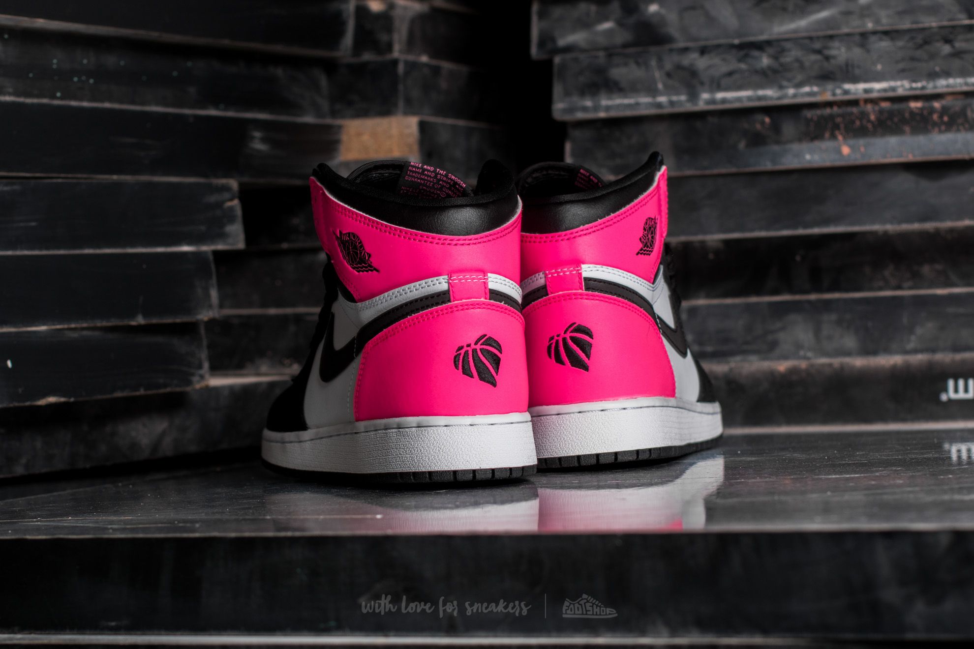 Air jordan 1 retro high og gg valentines day store