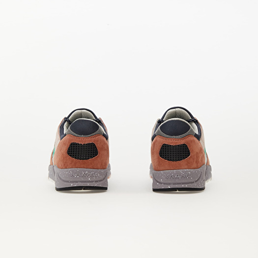 New balance hotsell aria mens trainers
