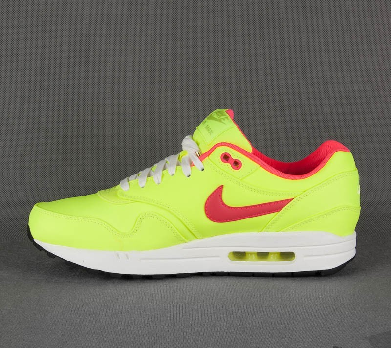 Shoes Nike Air Max 1 Premium QS Magista Volt