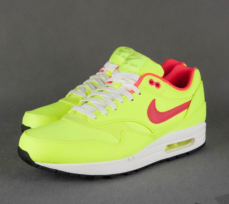 Shoes Nike Air Max 1 Premium QS Magista Volt