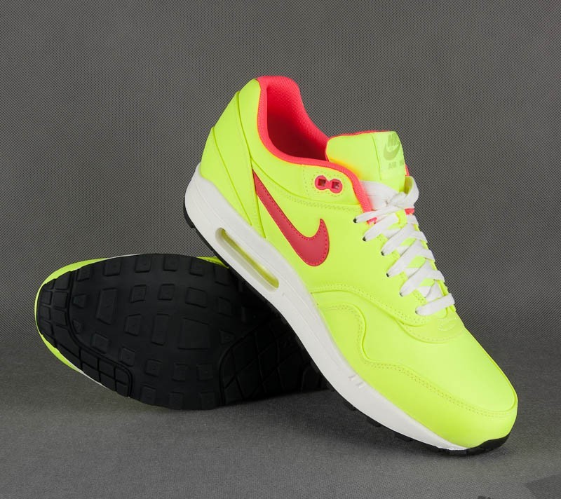 Shoes Nike Air Max 1 Premium QS Magista Volt