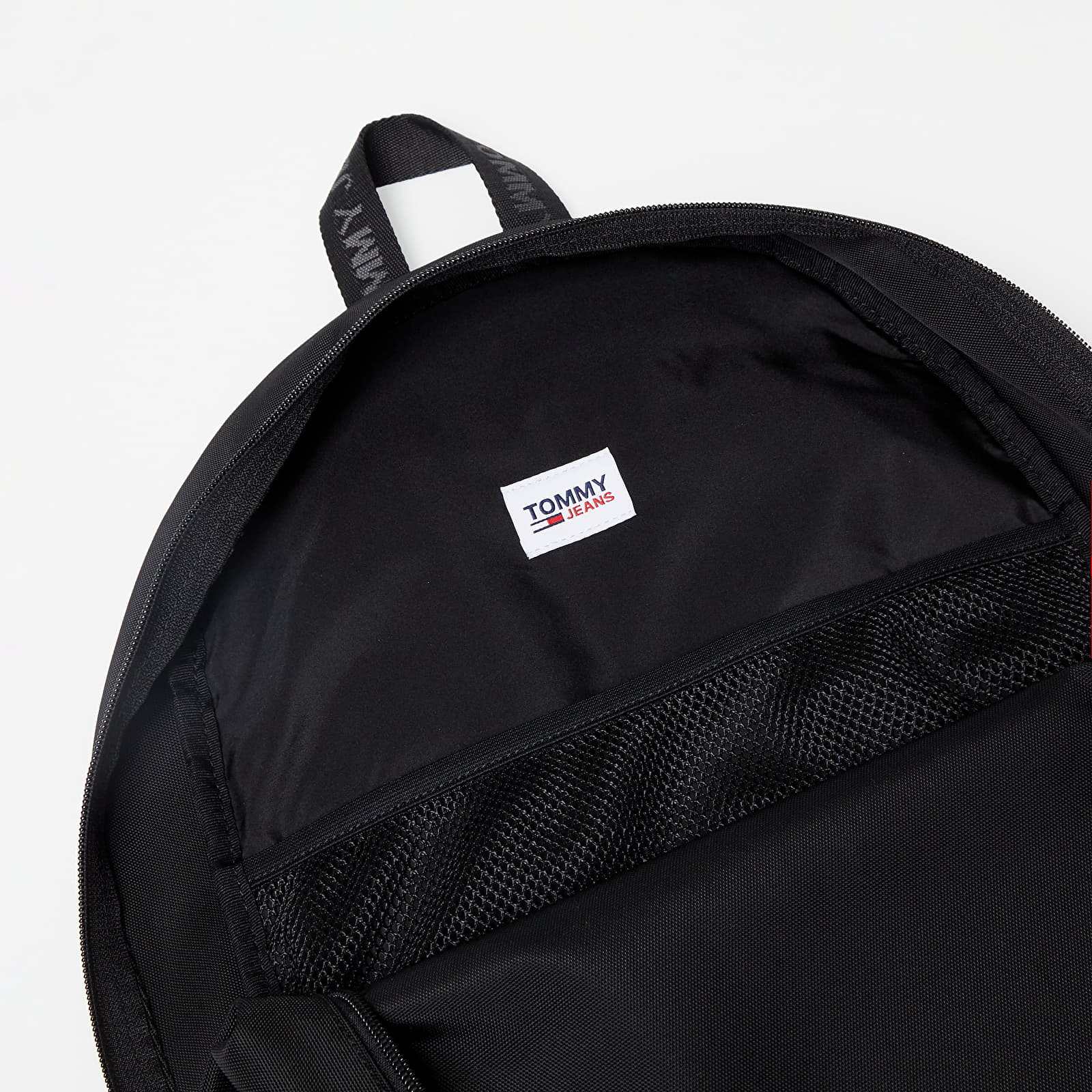 Batohy Tommy Jeans Essential Backpack Black