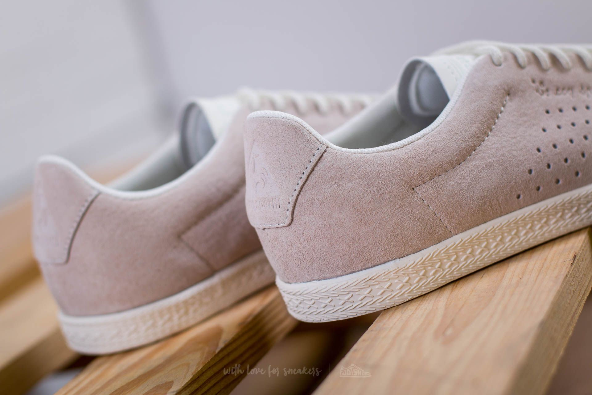 Women s shoes le coq sportif Charline Nubuck Marshmallow Footshop