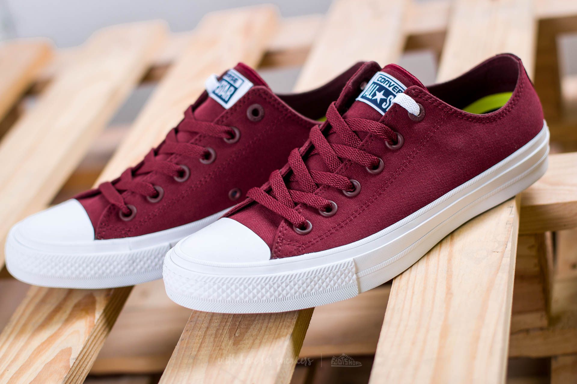 Converse All Star Mens 10.5 Low Top Chuck Taylor II Deep Bordeau Lunarlon Skater 12 - Converse Chuck Taylor All Star II Lo Bordeaux Gum  main image 2