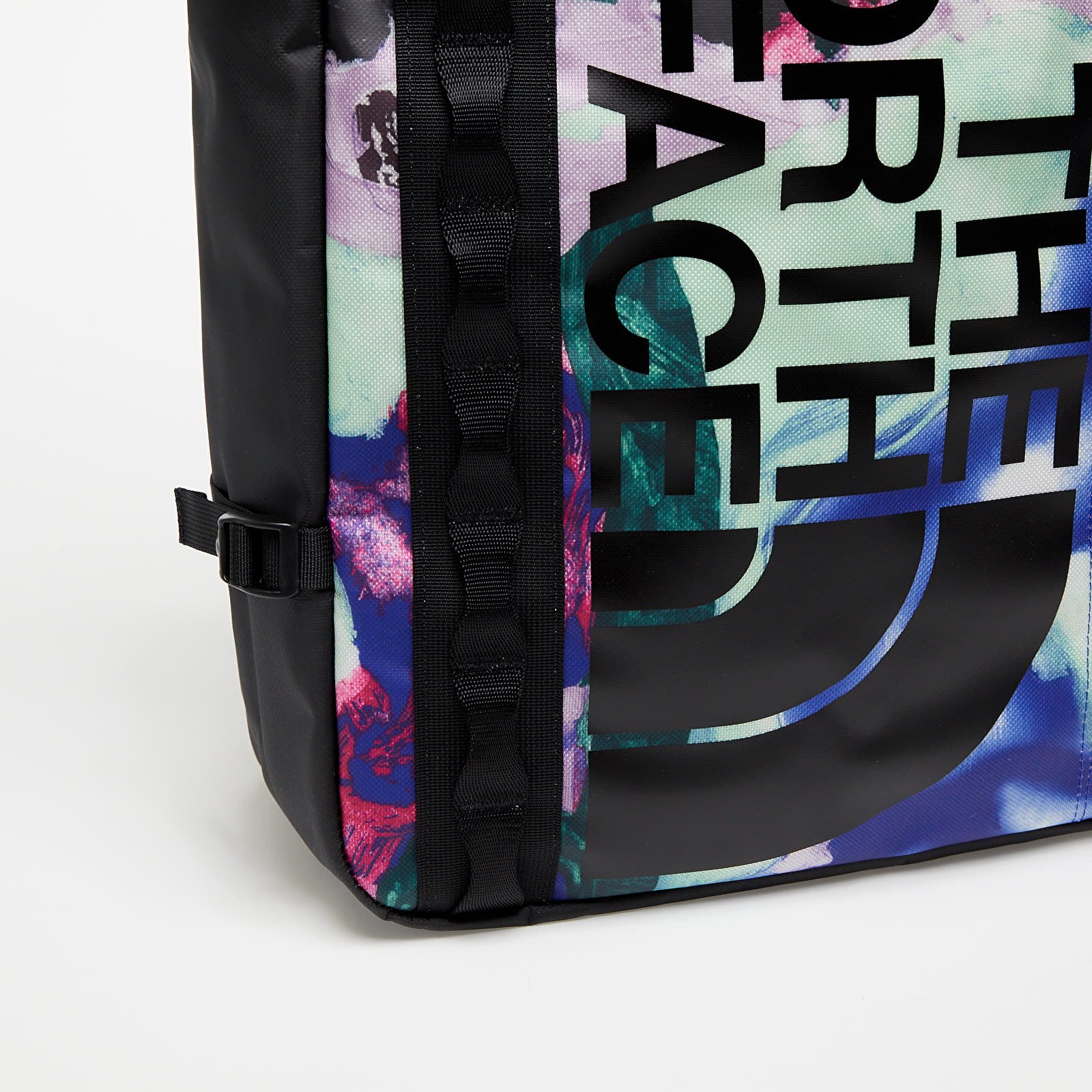 North face snow fuse top