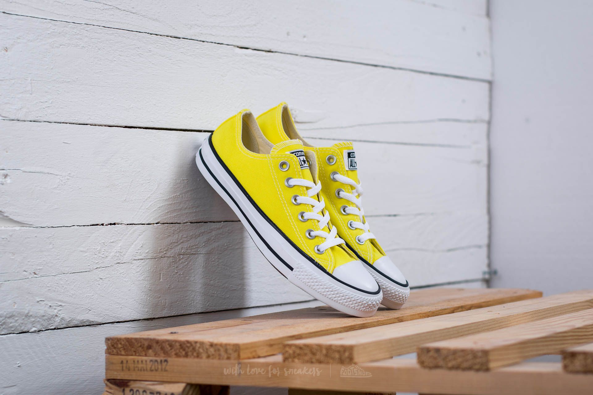 Converse best sale fresh yellow