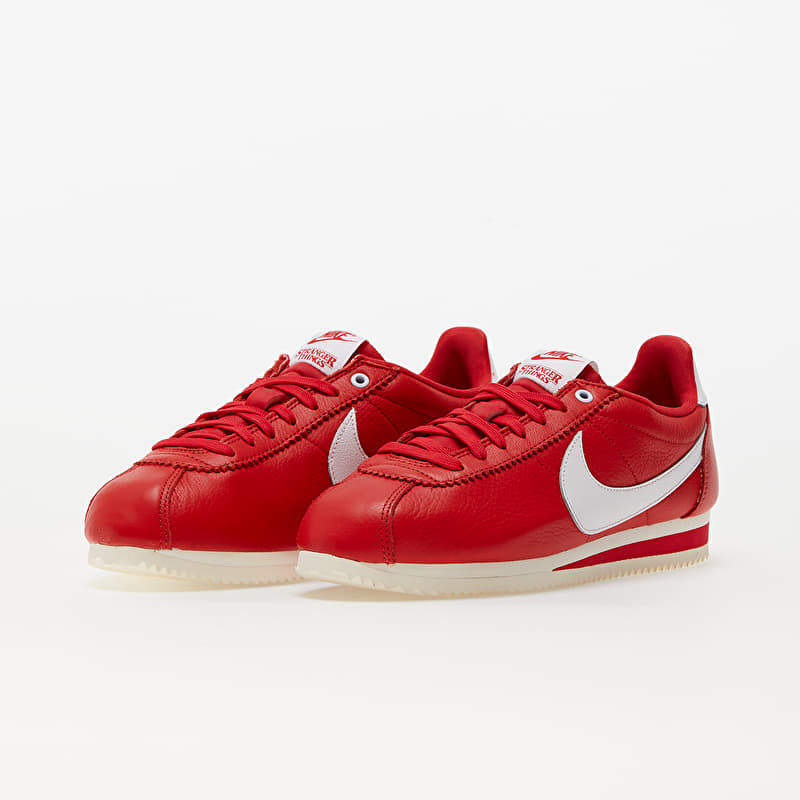 NIKE × STRANGER THINGS CLASSIC CORTEZ QS Nike x Stranger Things Classic Cortez QS University Red/ White