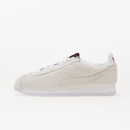 Nike x stranger things price discount