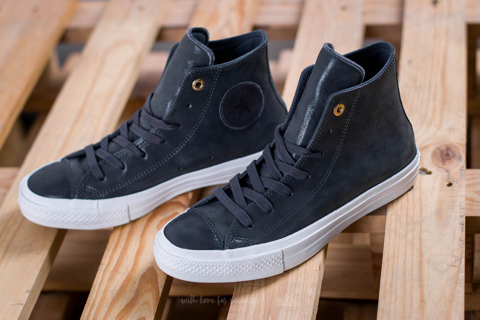 Converse skin cheap