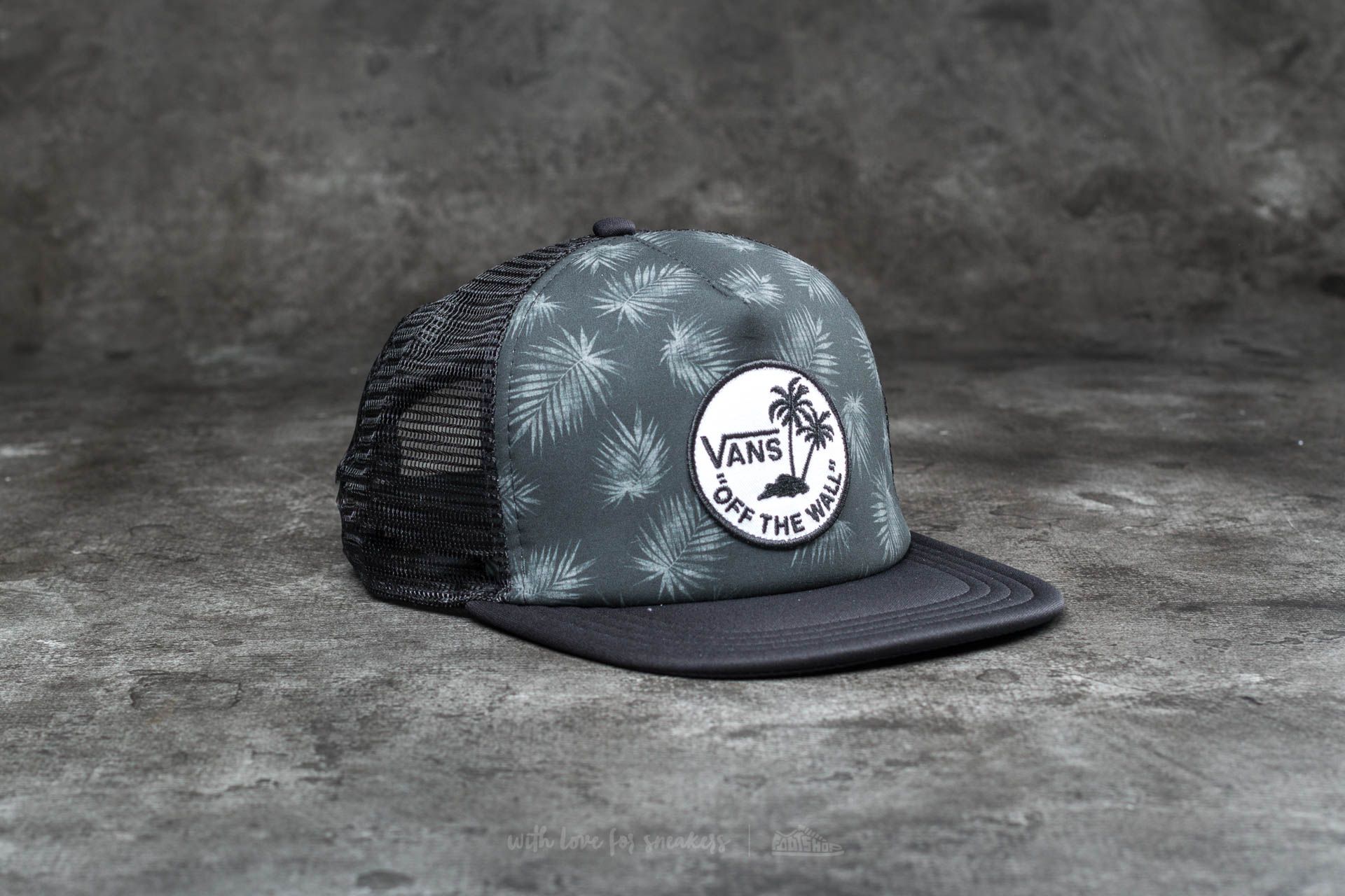 Vans surf sales patch trucker hat