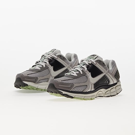 ★NIKE★ Zoom Vomero 5 W Cobblestone Light Bone Medium Ashli Nike Zoom Vomero 5 