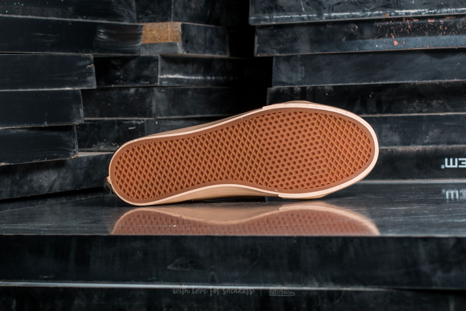 Dámské tenisky a boty Vans Sk8-Hi Slim Cutou Square Perf Amberlight