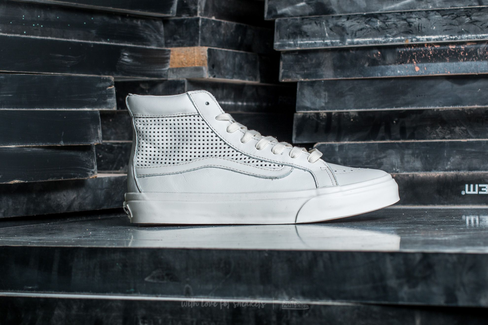 Női cipők Vans Sk8-Hi Slim Cutou Square Perf Blanc De Blanc