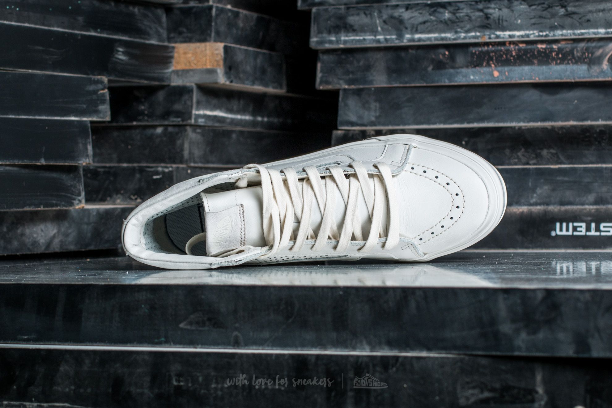 Női cipők Vans Sk8-Hi Slim Cutou Square Perf Blanc De Blanc