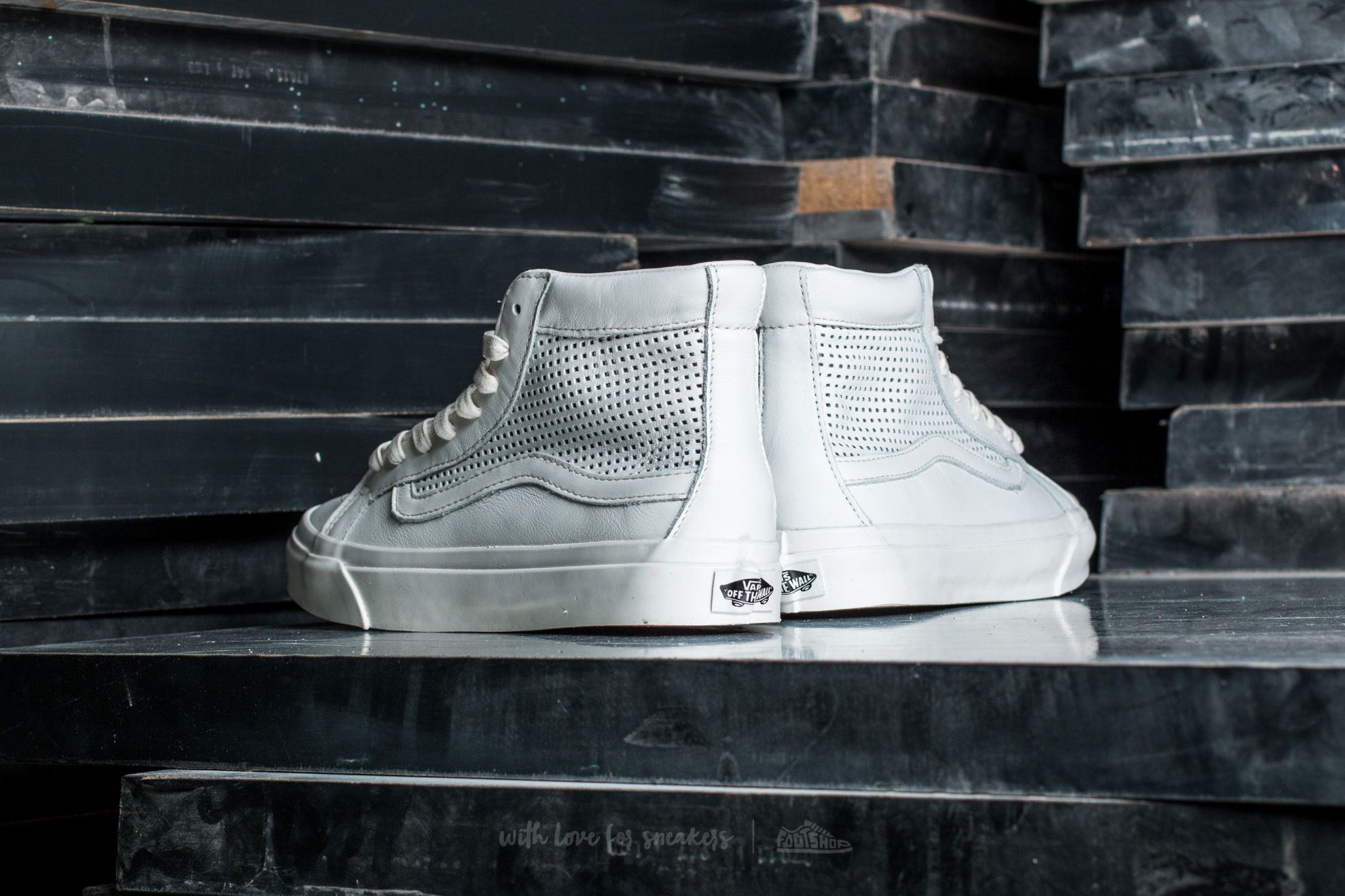 Női cipők Vans Sk8-Hi Slim Cutou Square Perf Blanc De Blanc