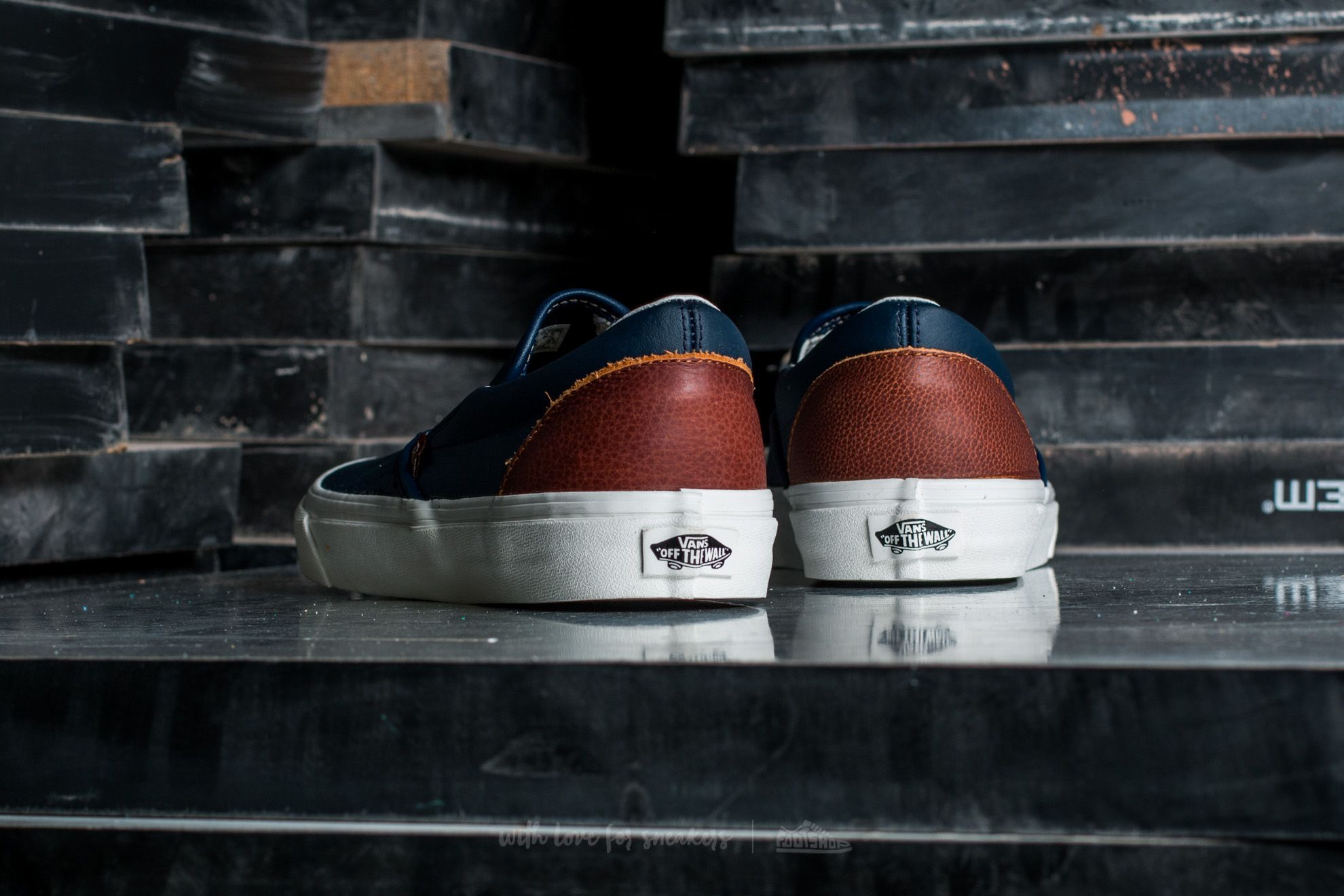 Vans blue best sale and brown leather