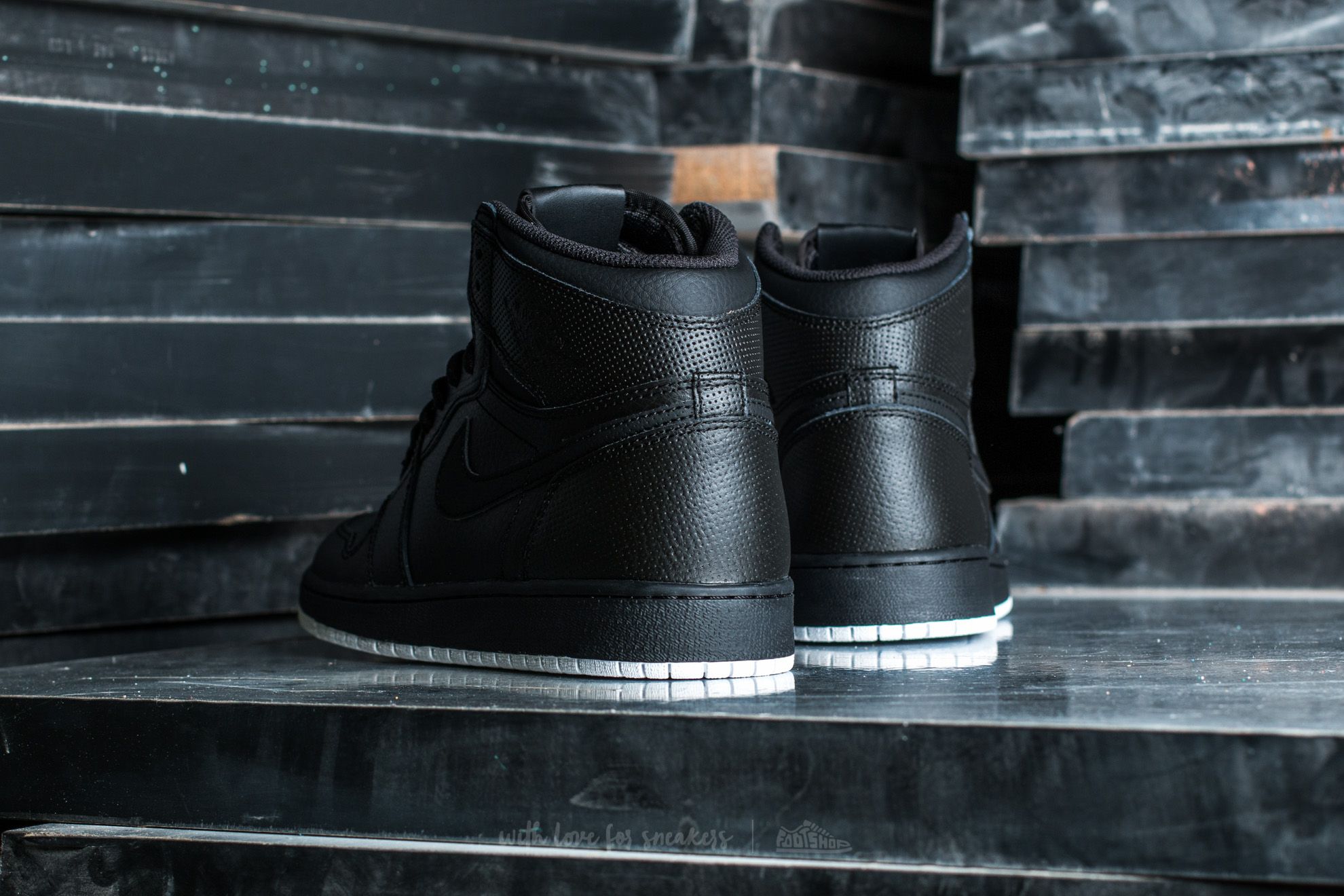 Women s shoes Air Jordan 1 Retro High OG BG Black White Black