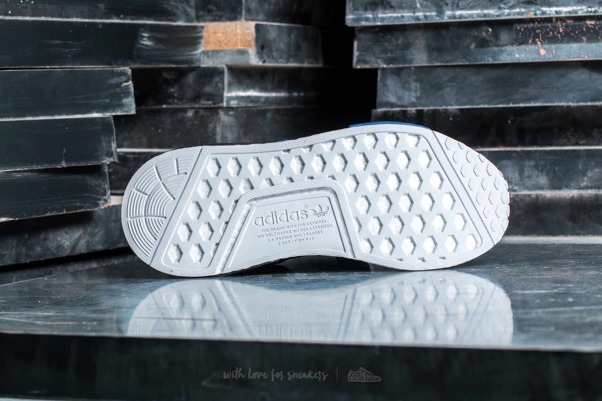 Pánské tenisky a boty adidas NMD_R1 Mystery Blue/ Core Black/ Collegiate Navy