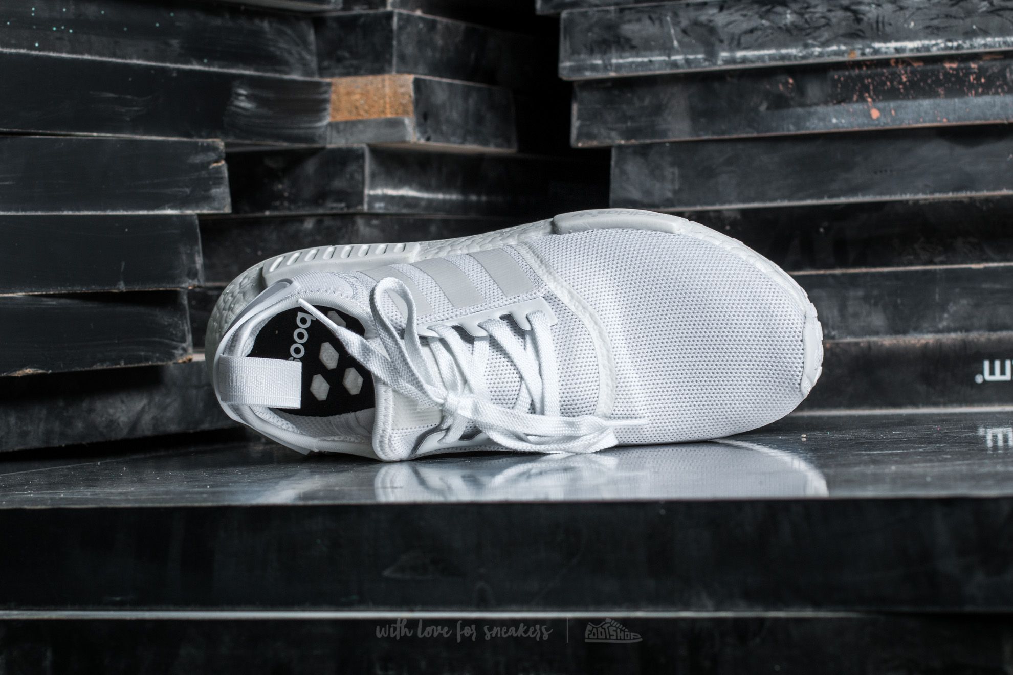 Férfi cipők adidas NMD_R1 Footwear White