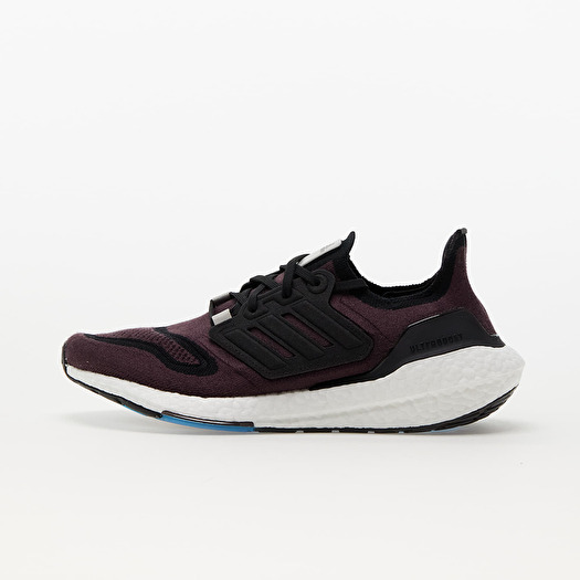 adidas UltraBOOST 22